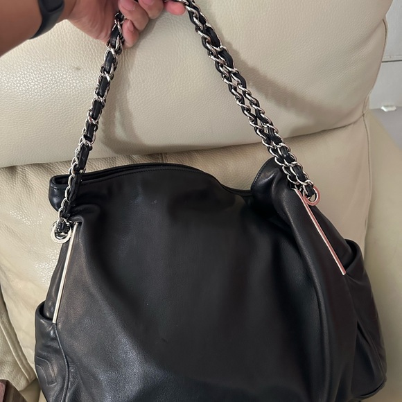 CHANEL bag , like new , AUTHENTIC lambskin ultimate soft leather shoulder bag - Picture 14 of 15